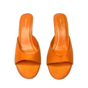 ( SOLD) Vintage orange bright kitten heels